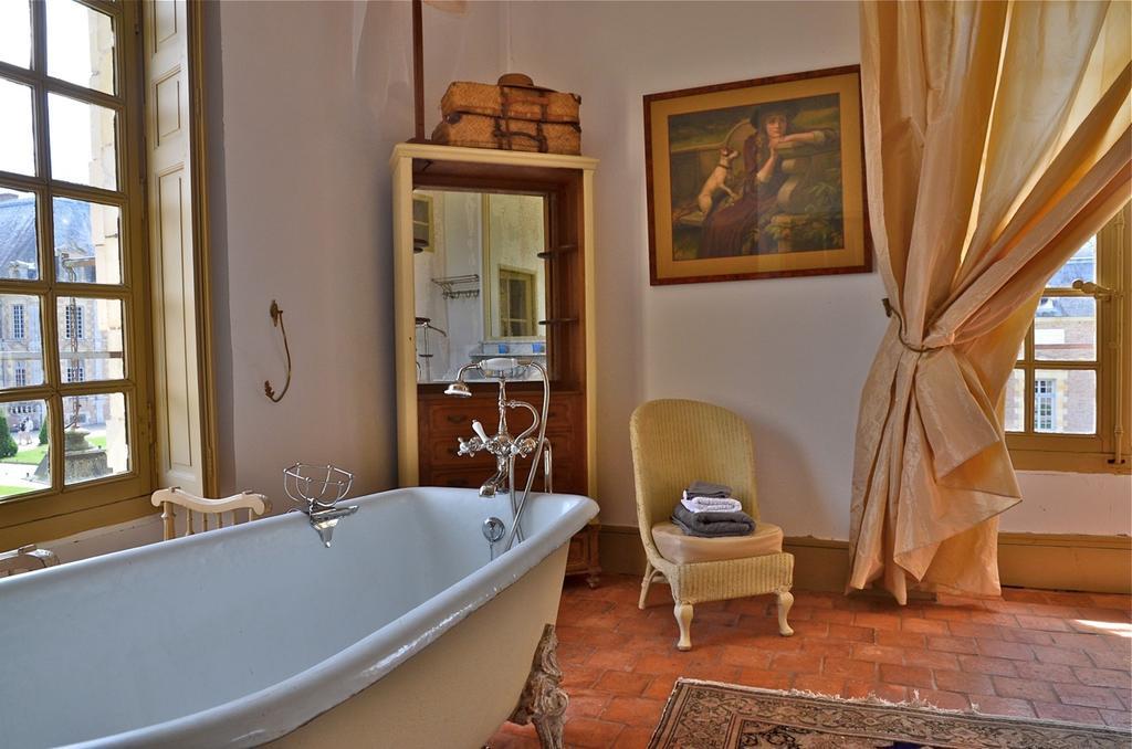 Chateau De La Ferte Saint Aubin Bed & Breakfast Oda fotoğraf